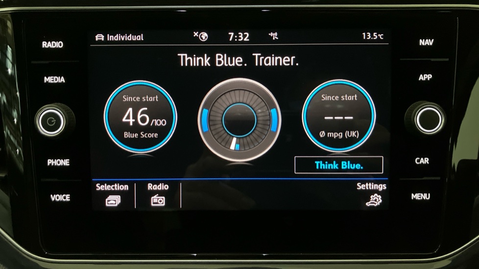 Volkswagen T-Roc 1.6 TDI R-Line 5dr Diesel Hatchback - Image 42