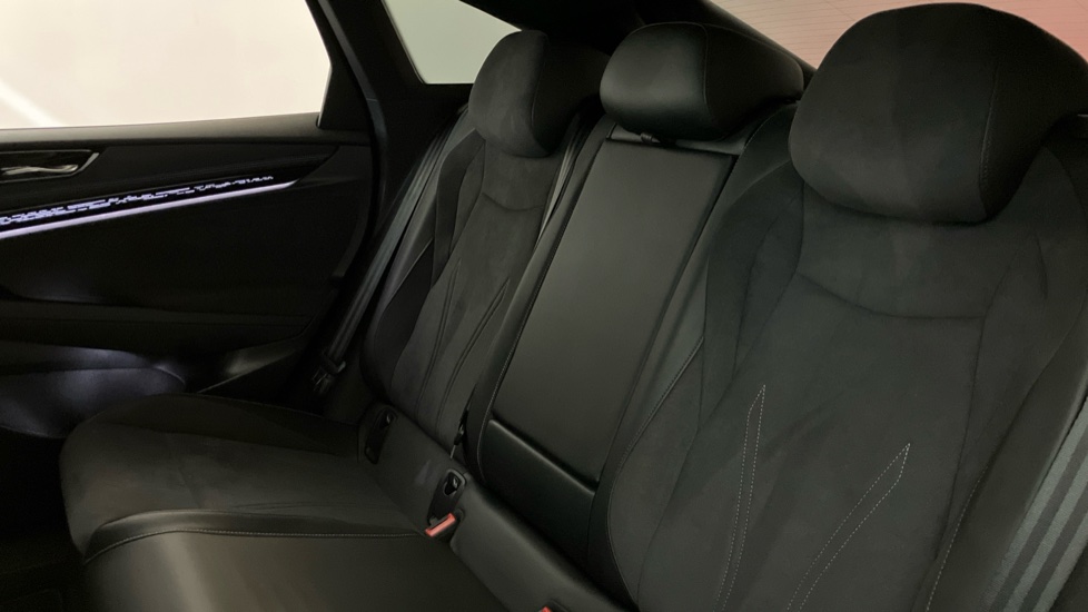 Volkswagen ID.7 210kW Launch Edition Pro 77kWh 5dr Auto Electric Hatchback - Image 16