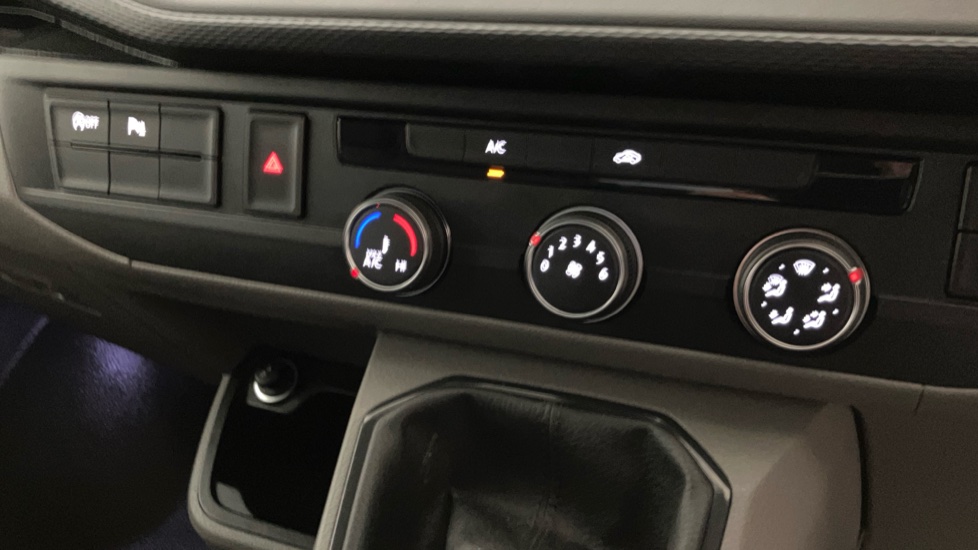 Volkswagen Transporter T28 Swb Diesel 2.0 TDI 110 Highline Van - Image 13