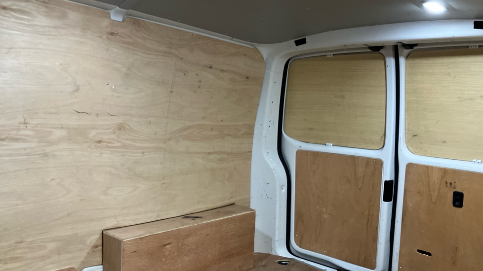 Volkswagen Transporter T28 Swb Diesel 2.0 TDI 110 Highline Van - Image 24