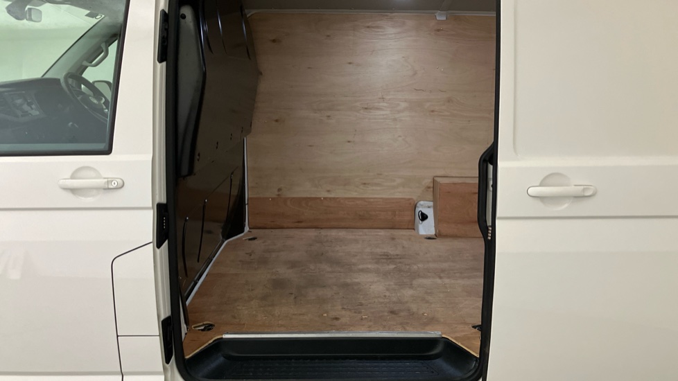 Volkswagen Transporter T28 Swb Diesel 2.0 TDI 110 Highline Van - Image 25
