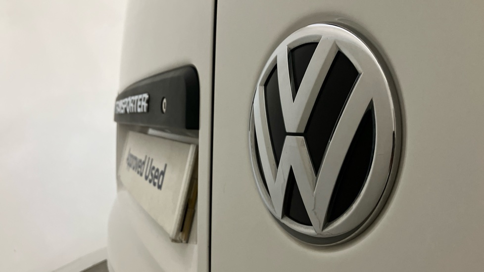 Volkswagen Transporter T28 Swb Diesel 2.0 TDI 110 Highline Van - Image 26