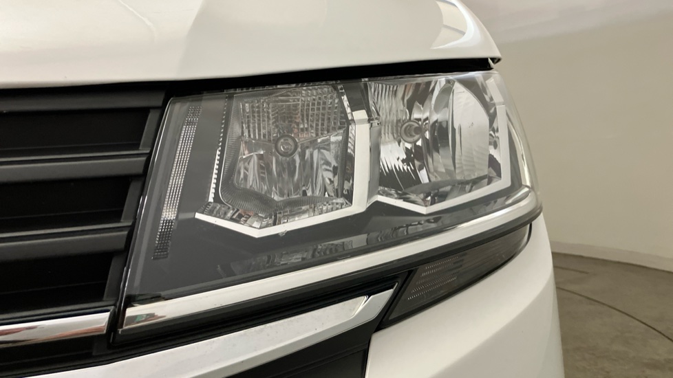 Volkswagen Transporter T28 Swb Diesel 2.0 TDI 110 Highline Van - Image 37