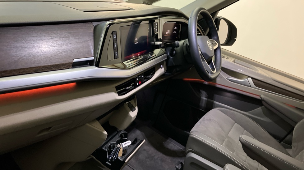 Volkswagen Multivan 2.0 TDI Style 5dr LWB DSG Diesel Estate - Image 2