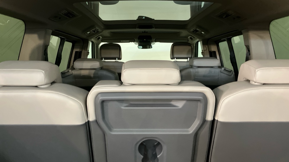 Volkswagen Multivan 2.0 TDI Style 5dr LWB DSG Diesel Estate - Image 20