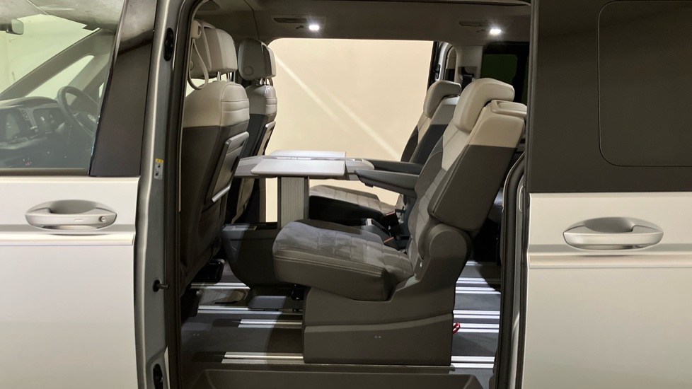 Volkswagen Multivan 2.0 TDI Style 5dr LWB DSG Diesel Estate - Image 27
