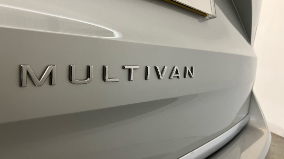 Volkswagen Multivan 2.0 TDI Style 5dr LWB DSG Diesel Estate - Image 33
