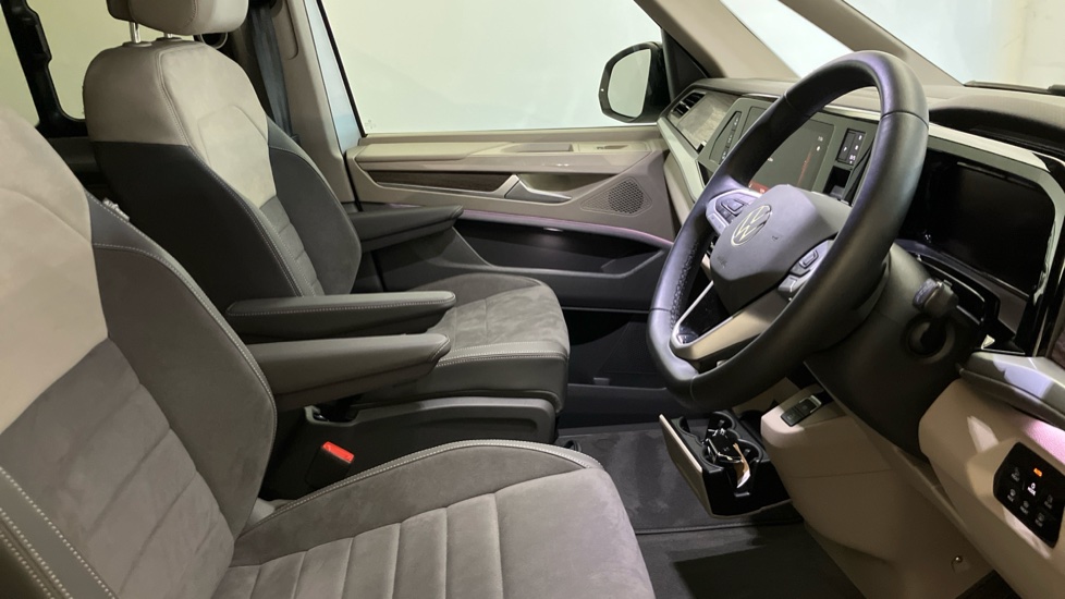 Volkswagen Multivan 2.0 TDI Style 5dr LWB DSG Diesel Estate - Image 34