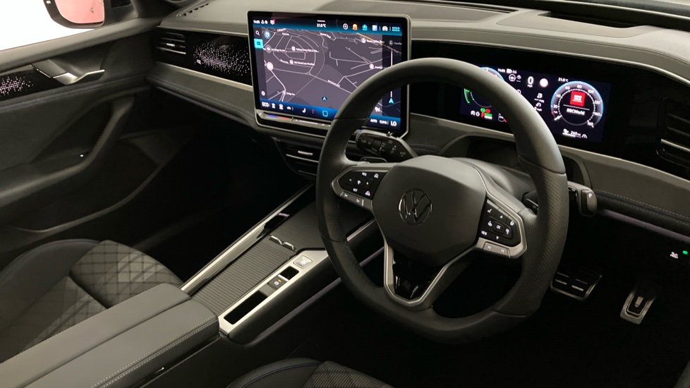 Volkswagen Passat 1.5 TSI eHybrid 272 Black Edition 5dr DSG Estate - Image 6