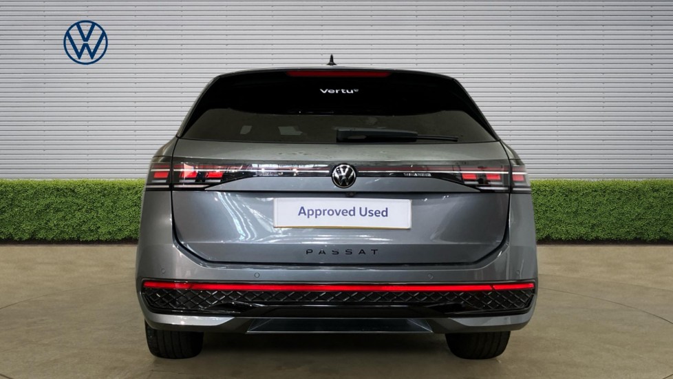 Volkswagen Passat 1.5 TSI eHybrid 272 Black Edition 5dr DSG Estate - Image 8