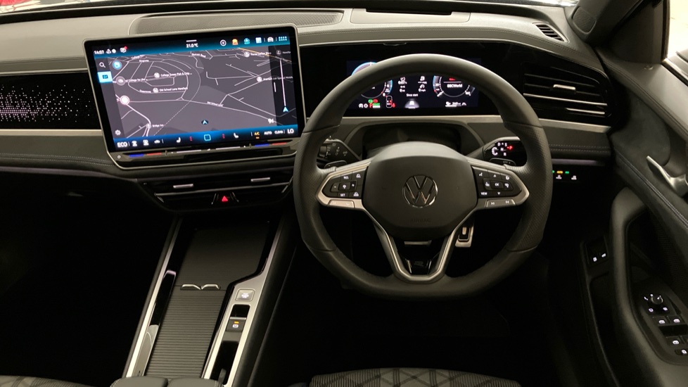 Volkswagen Passat 1.5 TSI eHybrid 272 Black Edition 5dr DSG Estate - Image 9