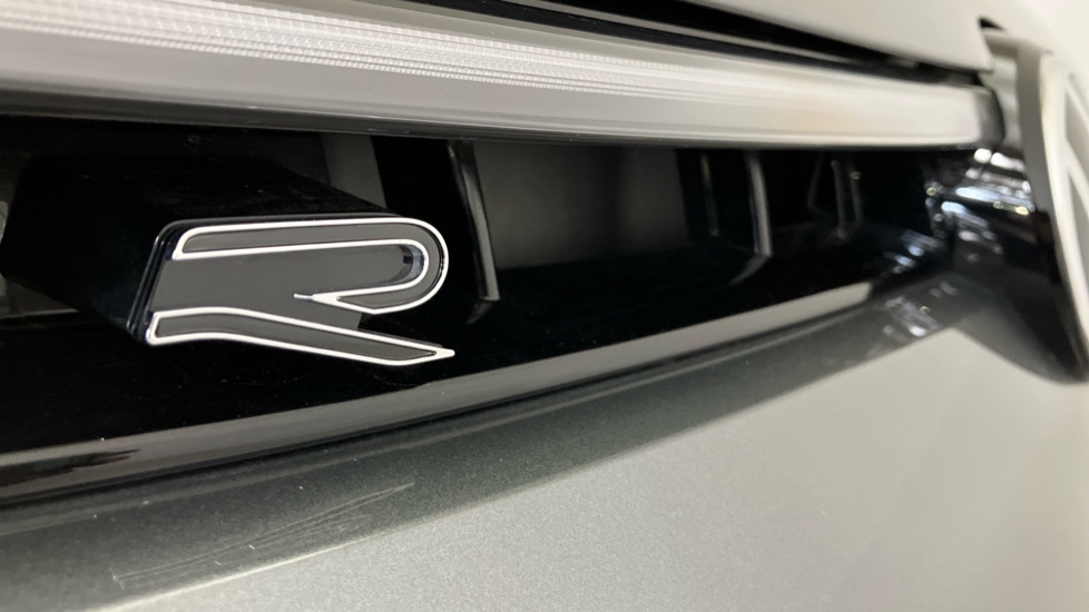 Volkswagen Passat 1.5 TSI eHybrid 272 Black Edition 5dr DSG Estate - Image 32