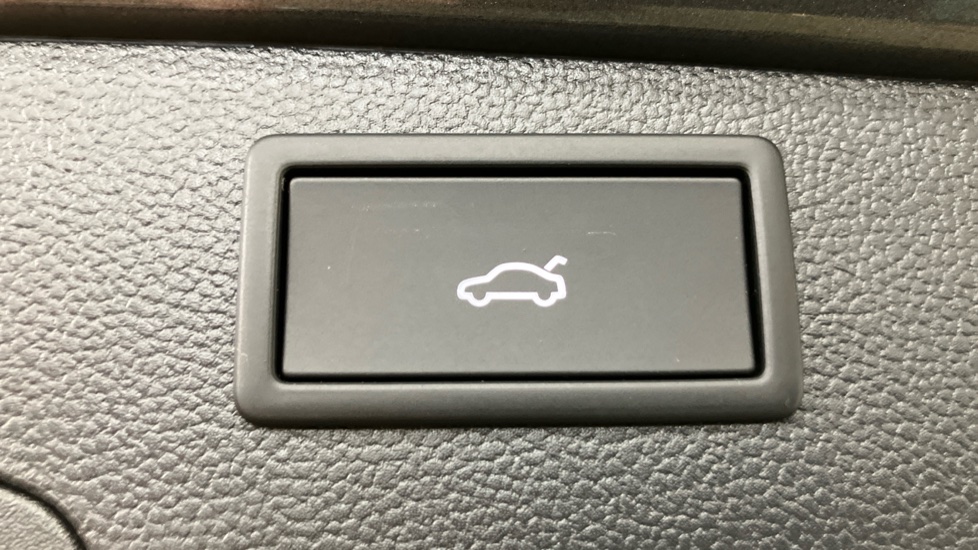 Volkswagen Passat 1.5 TSI eHybrid 272 Black Edition 5dr DSG Estate - Image 39