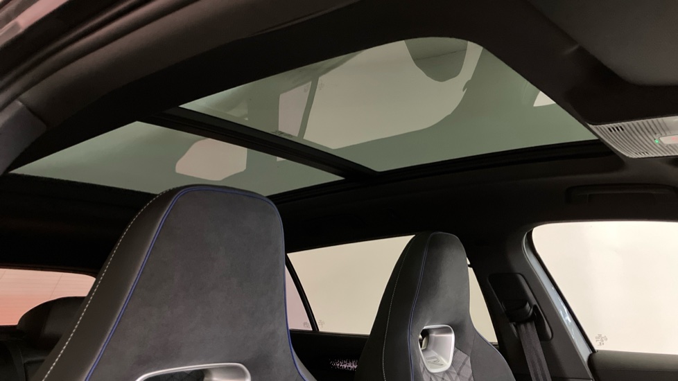 Volkswagen Passat 1.5 TSI eHybrid 272 Black Edition 5dr DSG Estate - Image 40