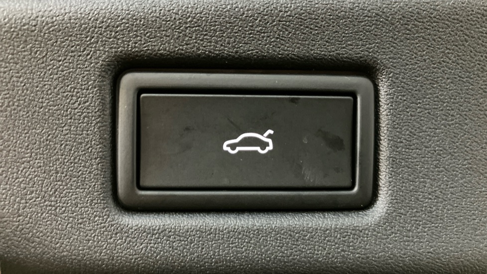 Volkswagen ID.7 210kW Match Pro S Plus 86kWh 5dr Auto Electric Estate - Image 43
