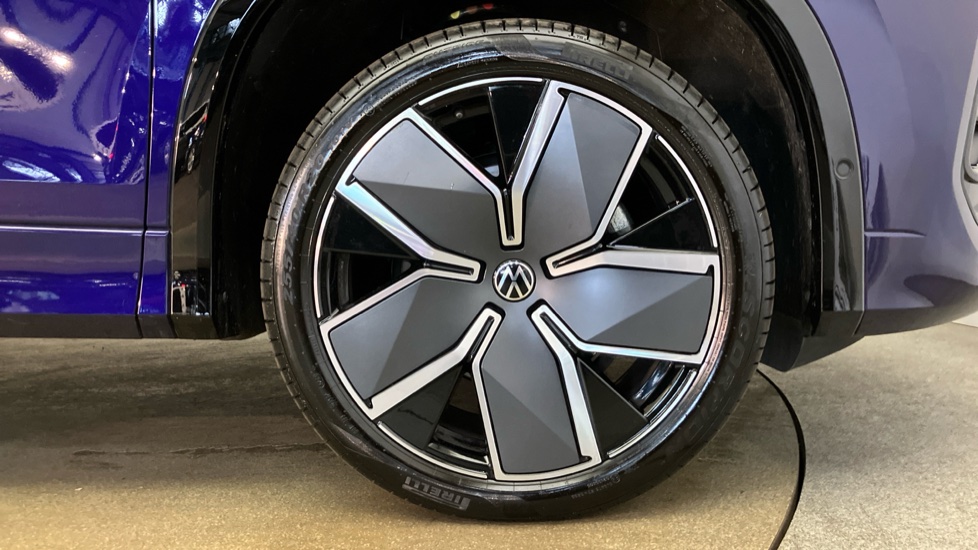 Volkswagen Tayron 2.0 TDI R-Line 5dr DSG7 [7 Seat] Diesel Estate - Image 5