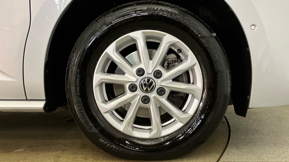 Volkswagen Multivan 2.0 TDI Life 5dr DSG Diesel Estate - Image 5