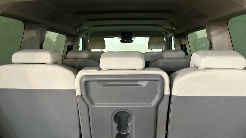 Volkswagen Multivan 2.0 TDI Life 5dr DSG Diesel Estate - Image 20