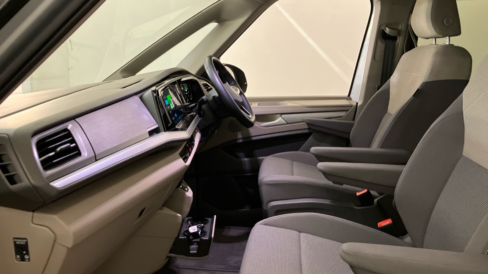 Volkswagen Multivan 2.0 TDI Life 5dr DSG Diesel Estate - Image 24