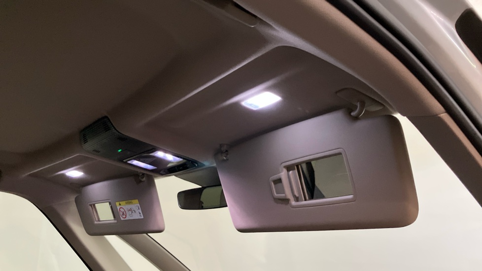 Volkswagen Multivan 2.0 TDI Life 5dr DSG Diesel Estate - Image 33