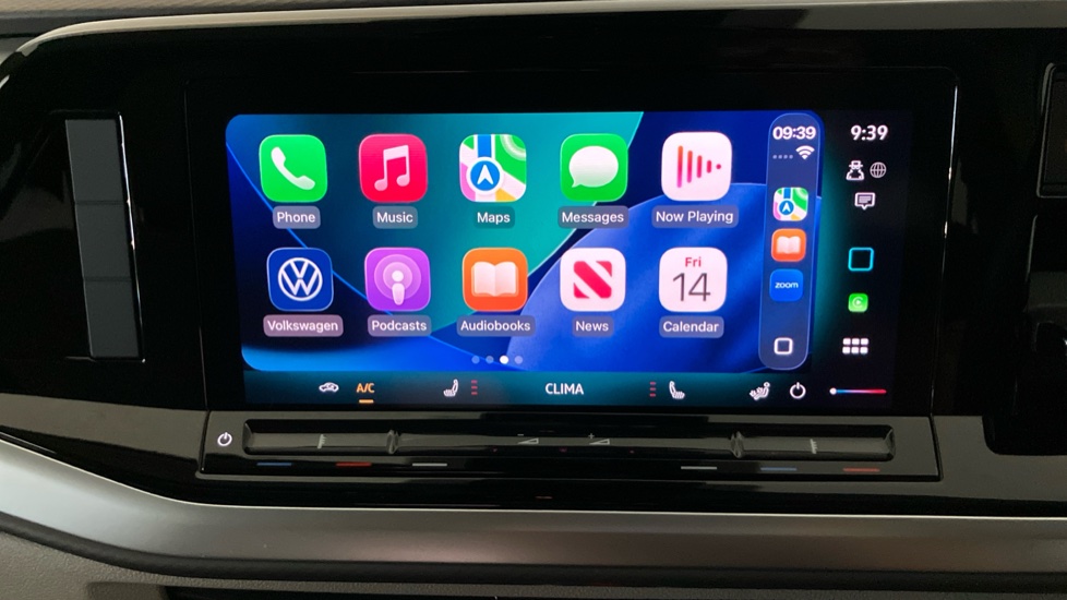 Volkswagen Multivan 2.0 TDI Life 5dr DSG Diesel Estate - Image 37