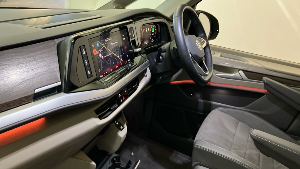 Volkswagen Multivan 2.0 TDI Style 5dr DSG Diesel Estate - Image 2
