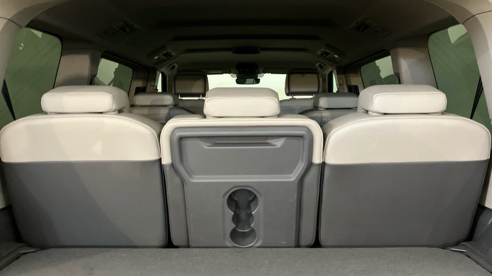 Volkswagen Multivan 2.0 TDI Style 5dr DSG Diesel Estate - Image 20