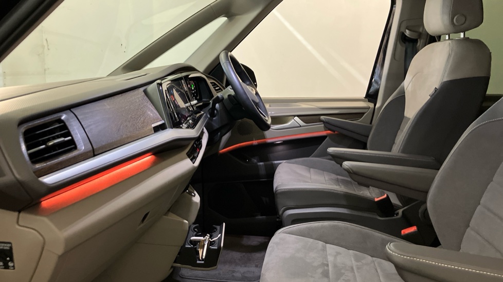 Volkswagen Multivan 2.0 TDI Style 5dr DSG Diesel Estate - Image 25