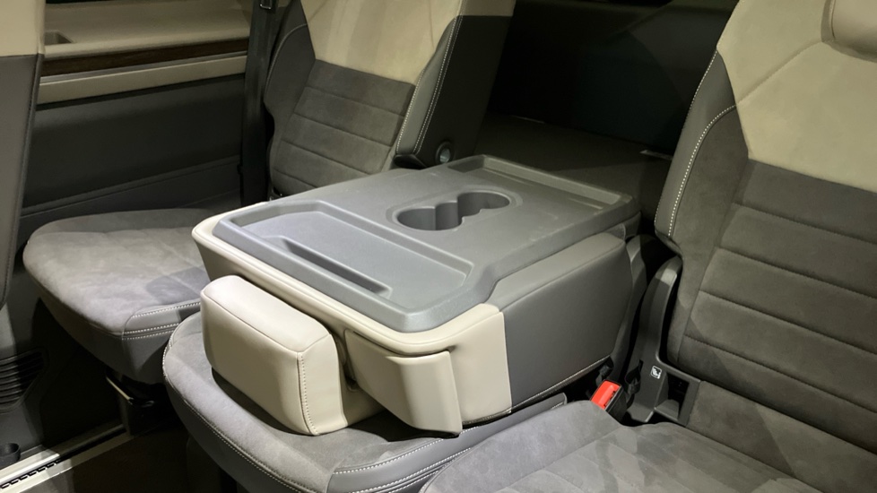 Volkswagen Multivan 2.0 TDI Style 5dr DSG Diesel Estate - Image 27