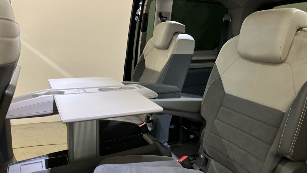 Volkswagen Multivan 2.0 TDI Style 5dr DSG Diesel Estate - Image 28