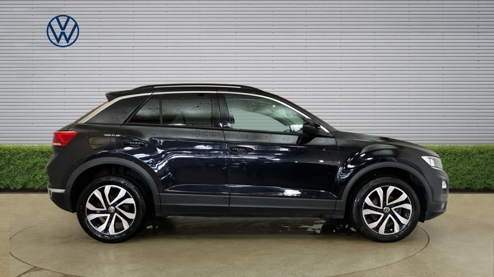 Volkswagen T-Roc 1.5 TSI EVO Active 5dr Petrol Hatchback - Image 4