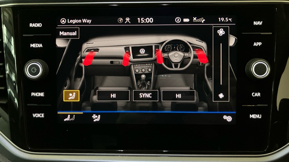 Volkswagen T-Roc 1.5 TSI EVO Active 5dr Petrol Hatchback - Image 13