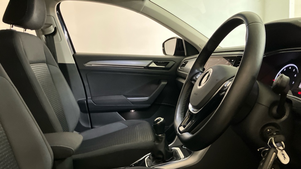 Volkswagen T-Roc 1.5 TSI EVO Active 5dr Petrol Hatchback - Image 15