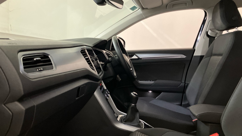 Volkswagen T-Roc 1.5 TSI EVO Active 5dr Petrol Hatchback - Image 22