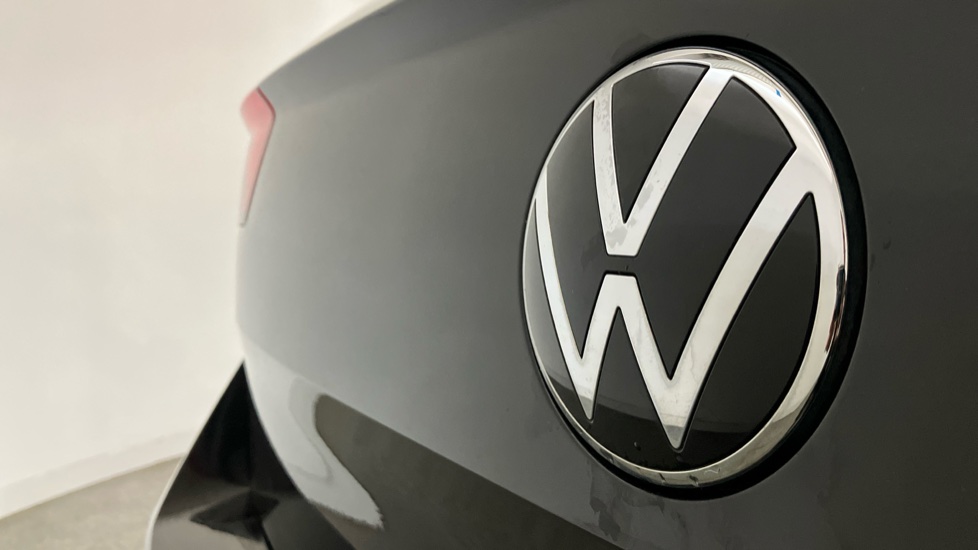 Volkswagen T-Roc 1.5 TSI EVO Active 5dr Petrol Hatchback - Image 27