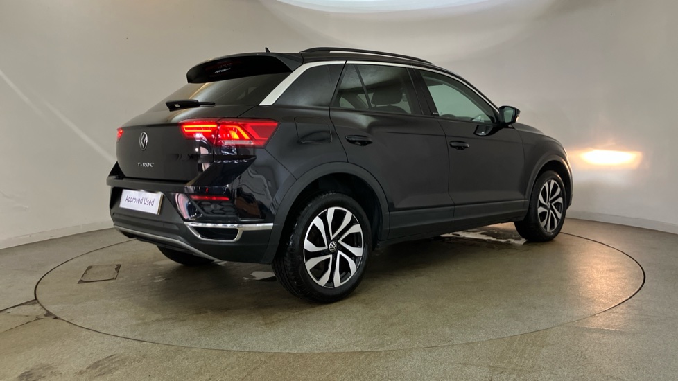 Volkswagen T-Roc 1.5 TSI EVO Active 5dr Petrol Hatchback - Image 34