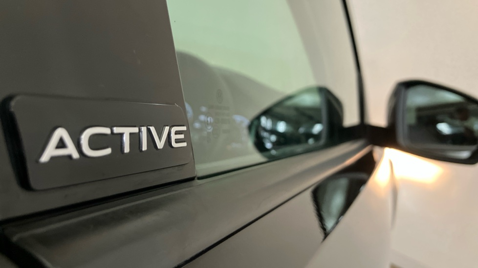 Volkswagen T-Roc 1.5 TSI EVO Active 5dr Petrol Hatchback - Image 35
