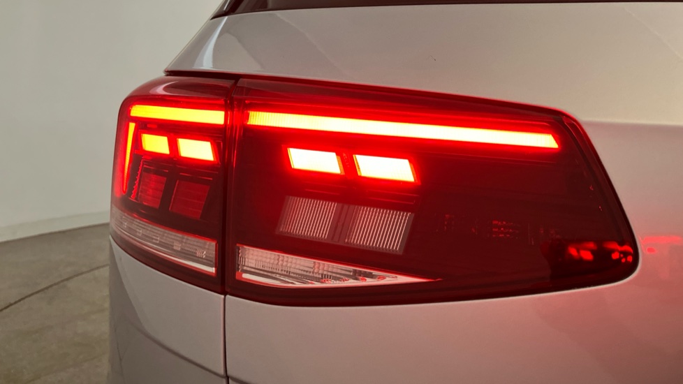 Volkswagen Passat 1.4 TSI PHEV GTE 5dr DSG Estate - Image 42