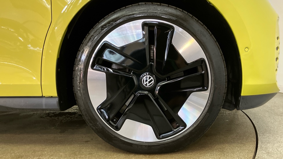 Volkswagen ID. Buzz 150kW 1ST Edition Pro 77kWh 5dr Auto Electric Estate - Image 5