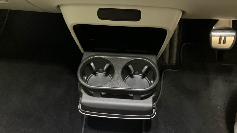 Volkswagen ID. Buzz 150kW 1ST Edition Pro 77kWh 5dr Auto Electric Estate - Image 14