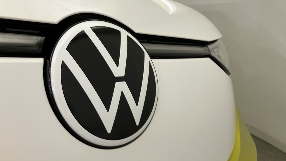 Volkswagen ID. Buzz 150kW 1ST Edition Pro 77kWh 5dr Auto Electric Estate - Image 44
