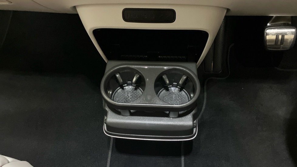Volkswagen ID. Buzz 150kW 1ST Edition Pro 77kWh 5dr Auto Electric Estate - Image 14