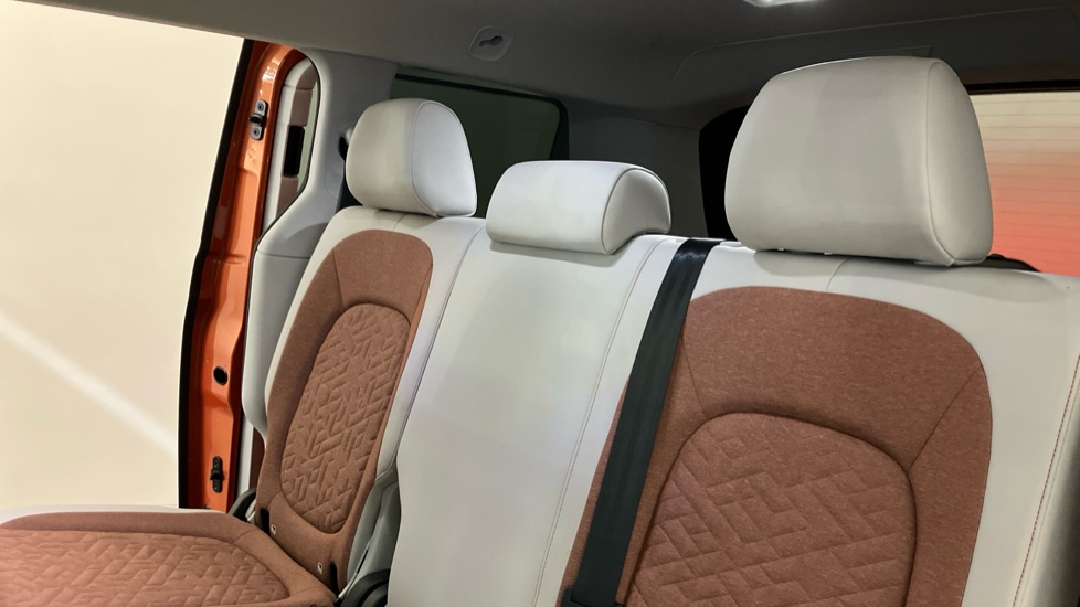 Volkswagen ID. Buzz 150kW 1ST Edition Pro 77kWh 5dr Auto Electric Estate - Image 16