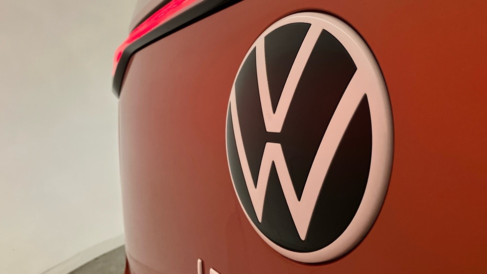 Volkswagen ID. Buzz 150kW 1ST Edition Pro 77kWh 5dr Auto Electric Estate - Image 28
