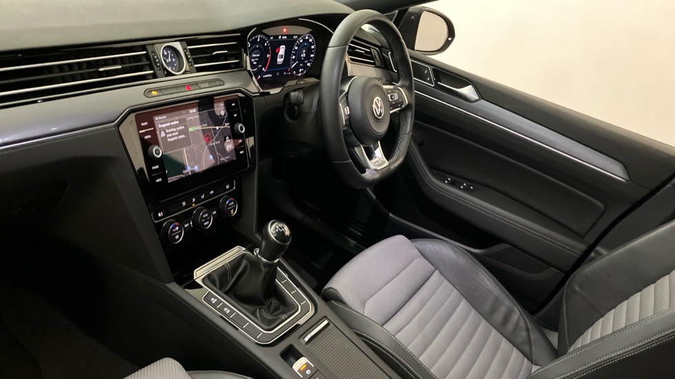 Volkswagen Passat 2.0 TDI R-Line 4dr [Panoramic Roof] Diesel Saloon - Image 2