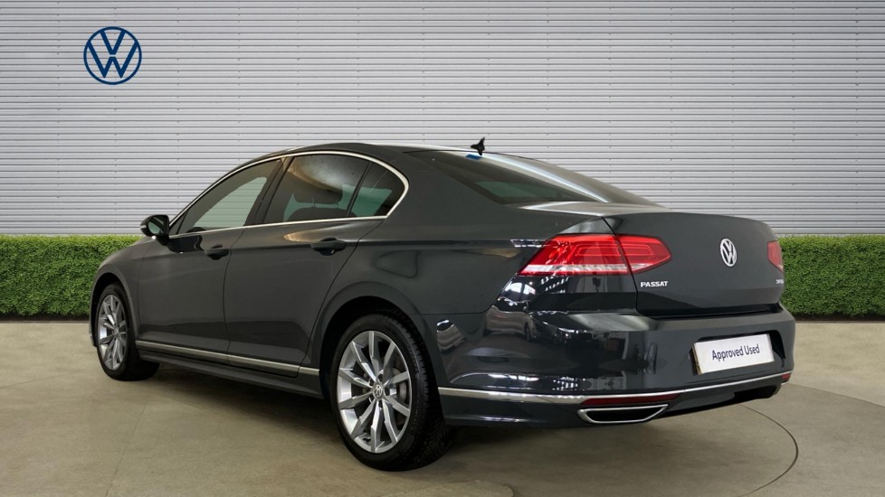 Volkswagen Passat 2.0 TDI R-Line 4dr [Panoramic Roof] Diesel Saloon - Image 3