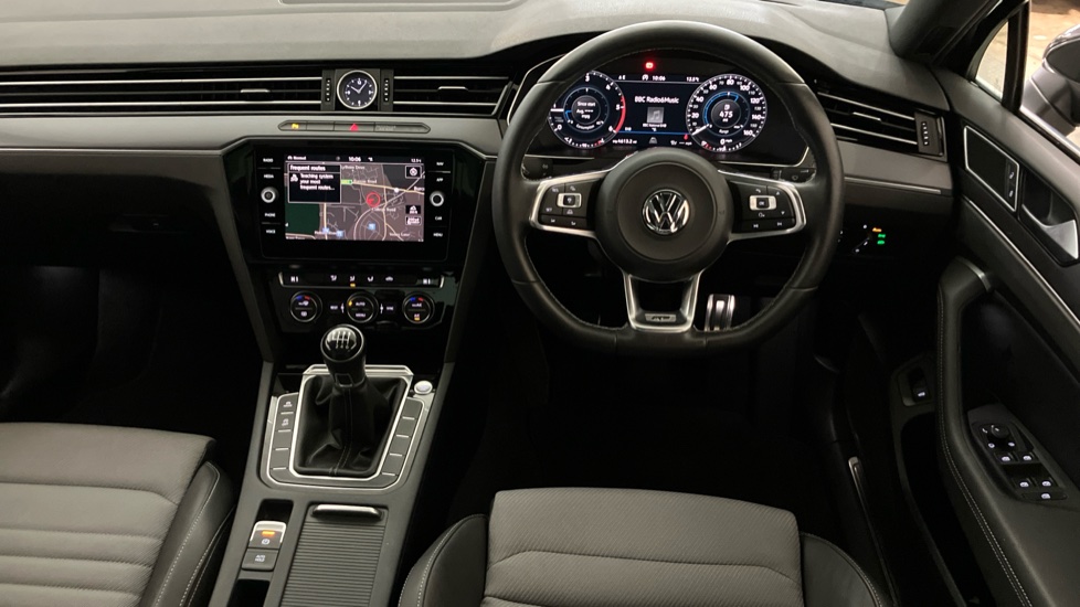 Volkswagen Passat 2.0 TDI R-Line 4dr [Panoramic Roof] Diesel Saloon - Image 9