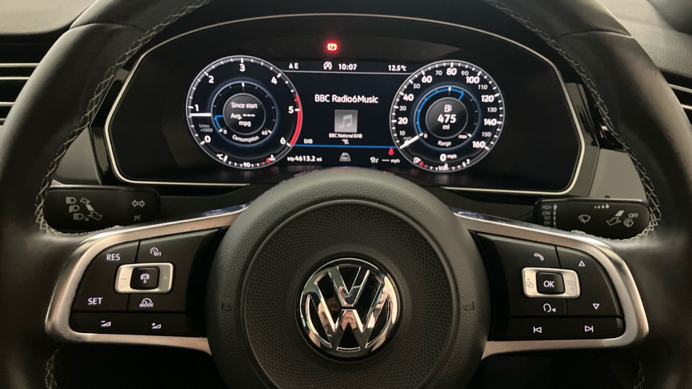 Volkswagen Passat 2.0 TDI R-Line 4dr [Panoramic Roof] Diesel Saloon - Image 10