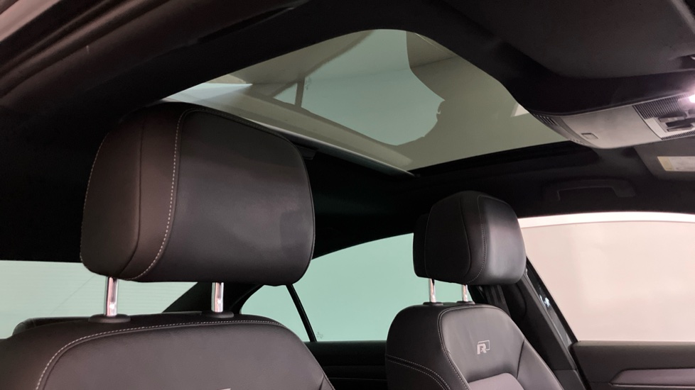 Volkswagen Passat 2.0 TDI R-Line 4dr [Panoramic Roof] Diesel Saloon - Image 31