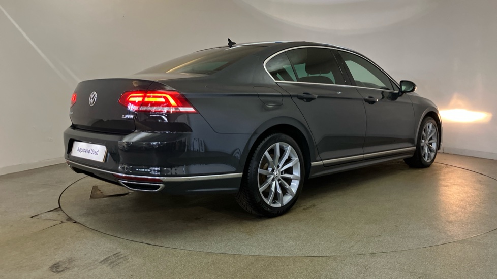 Volkswagen Passat 2.0 TDI R-Line 4dr [Panoramic Roof] Diesel Saloon - Image 38